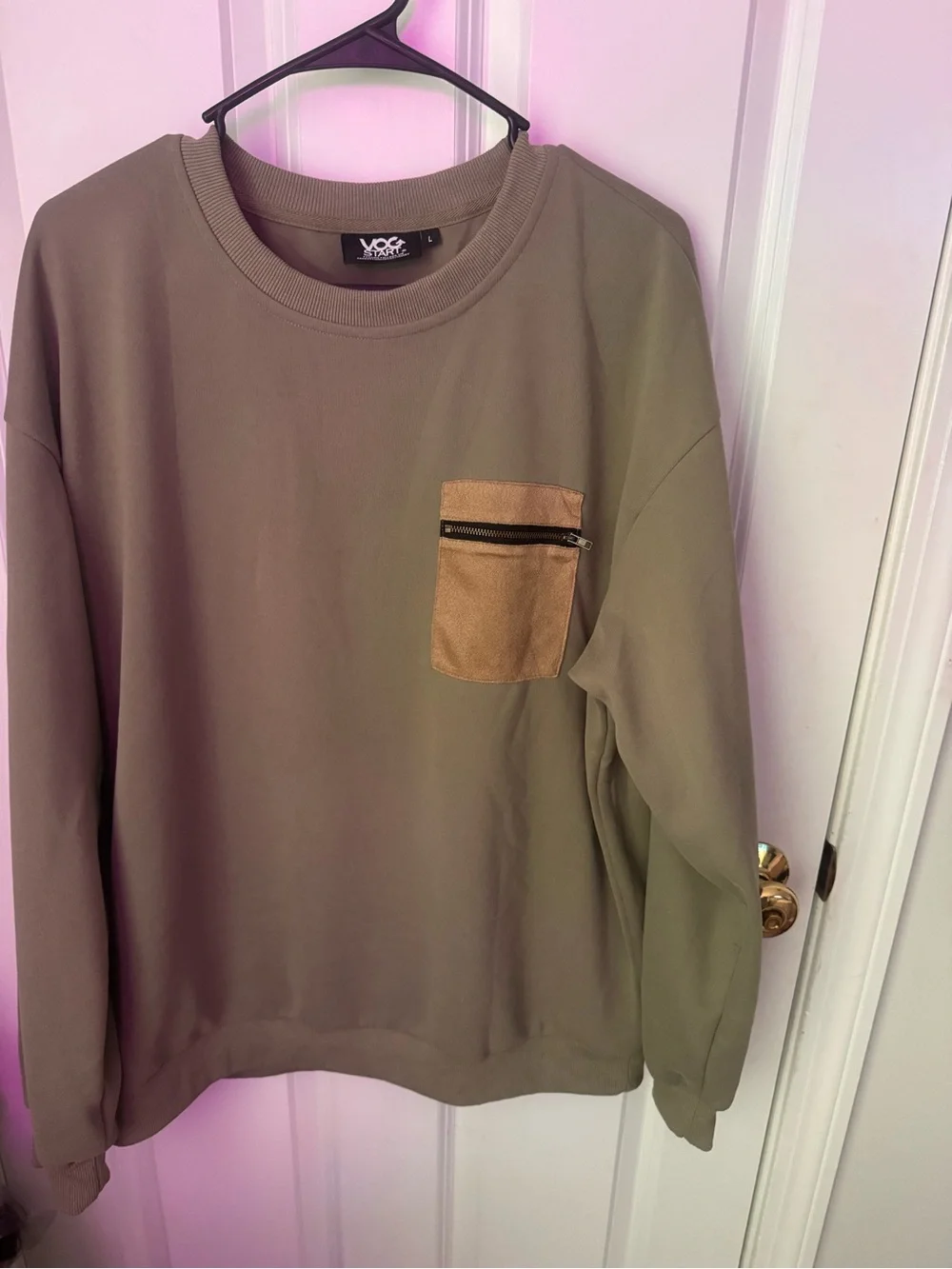 NWOT Men's Olive Green Crewneck Sweatshirt with Contrast Chest Pocket
